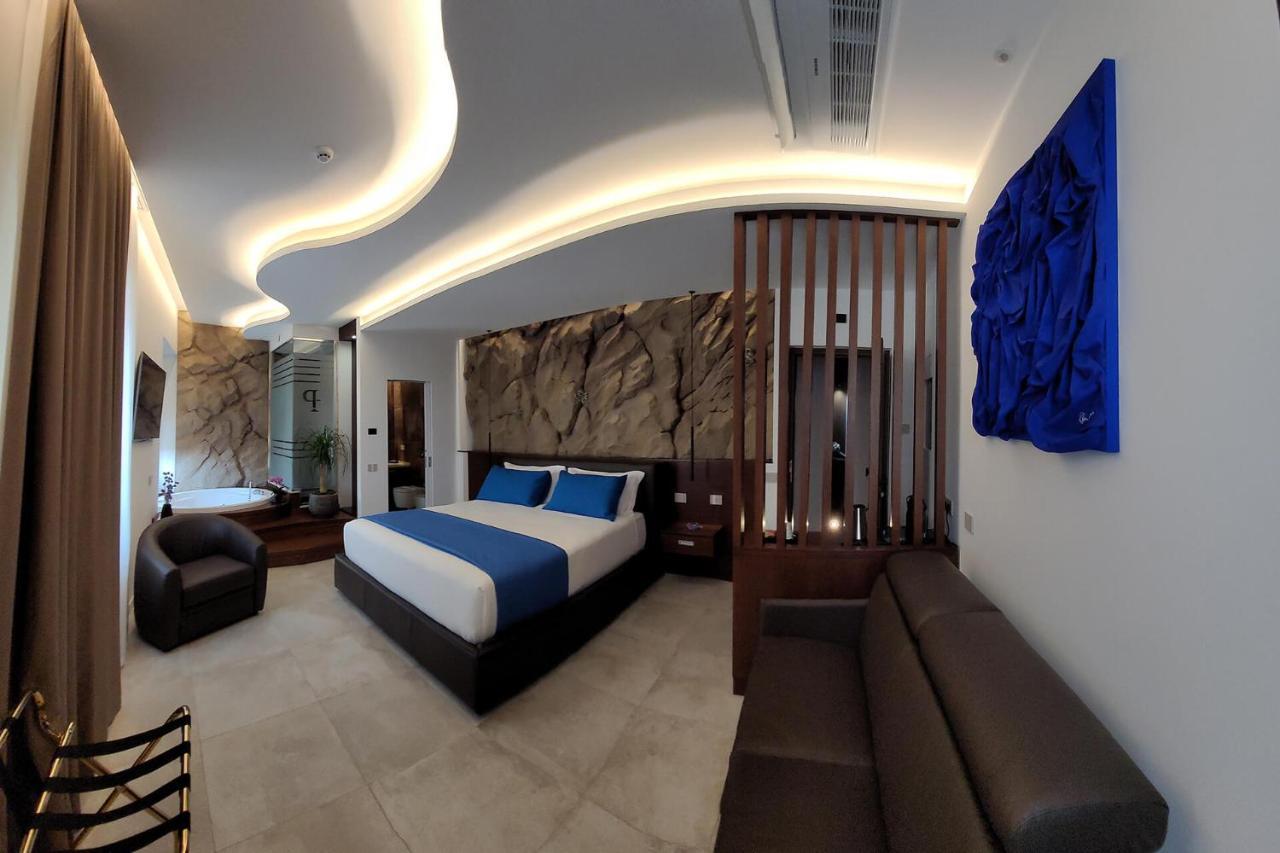 Palazzo Ferrucci Luxury Suites Кальяри Экстерьер фото